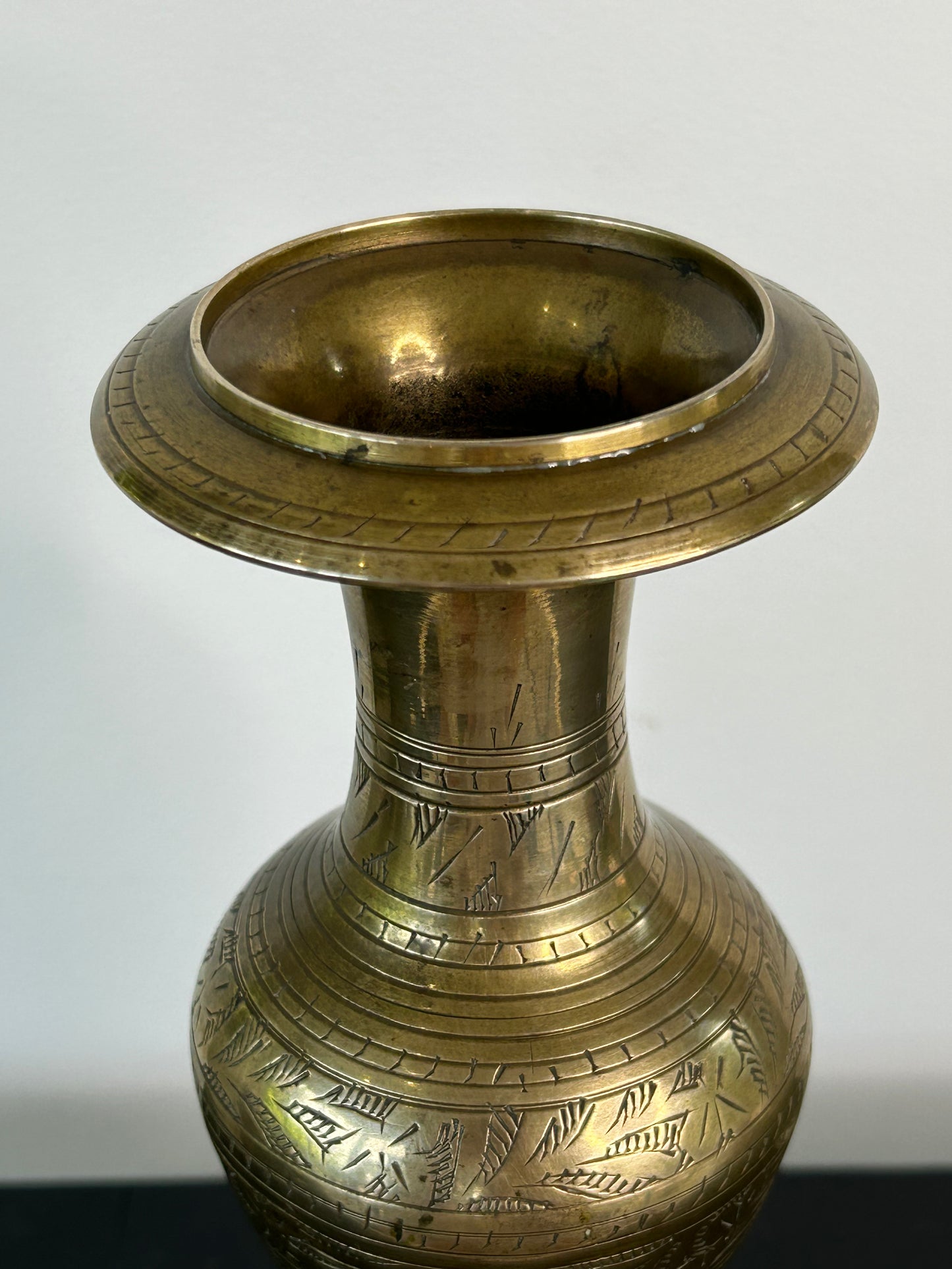 INDIAN VINTAGE BRASS VASE / VESSEL